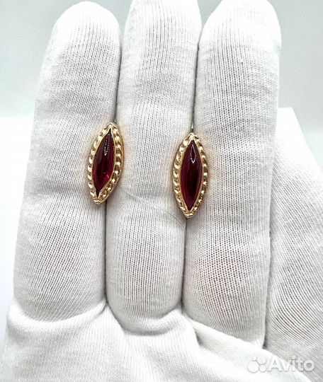 Золотые серьги с английским замком маркиз кабашон