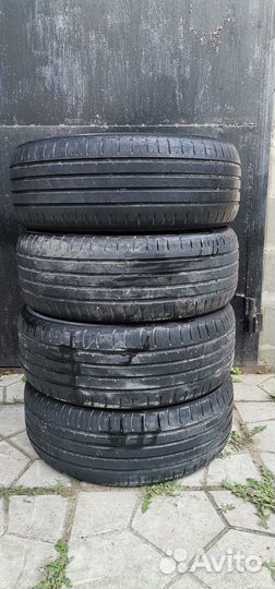 Kumho Ecsta HS51 255/55 R17