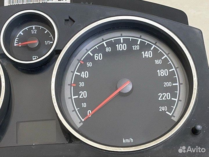 Панель приборов Opel Astra L35 Z13DTH 2008