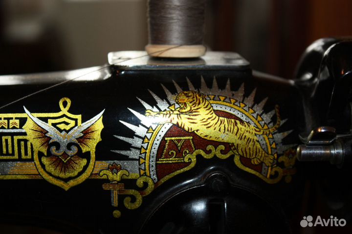 Винтажная швейная машинка ножная Butterfly