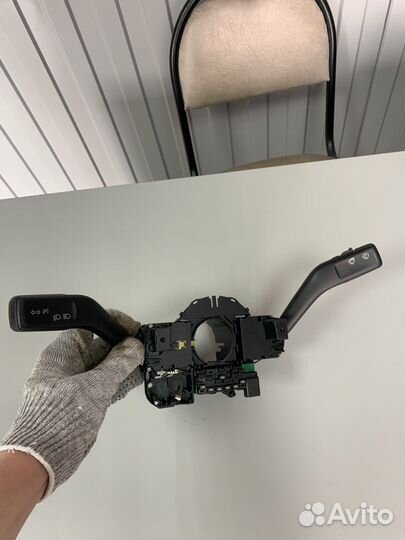 Подрулевой переключатель Volkswagen Passat B6