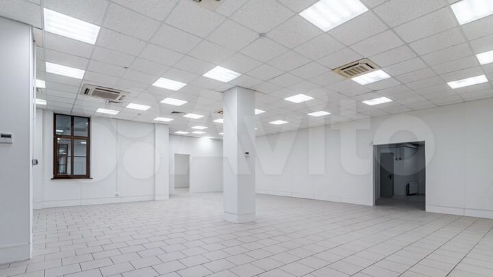 Сдам торговое помещение, 216.8 м²