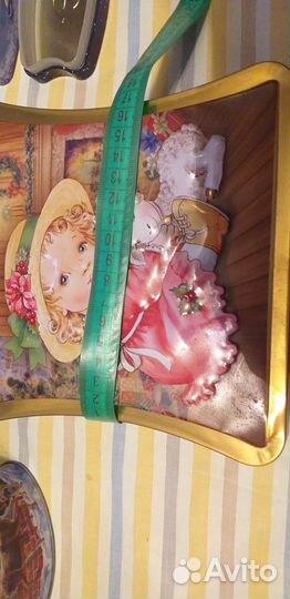 Коробки жестяные из под чая,под всякие мелочи