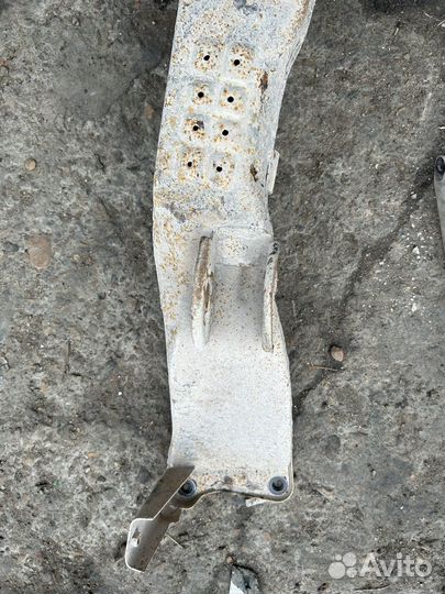 Подрамник задний lancer 9 цедия 4WD