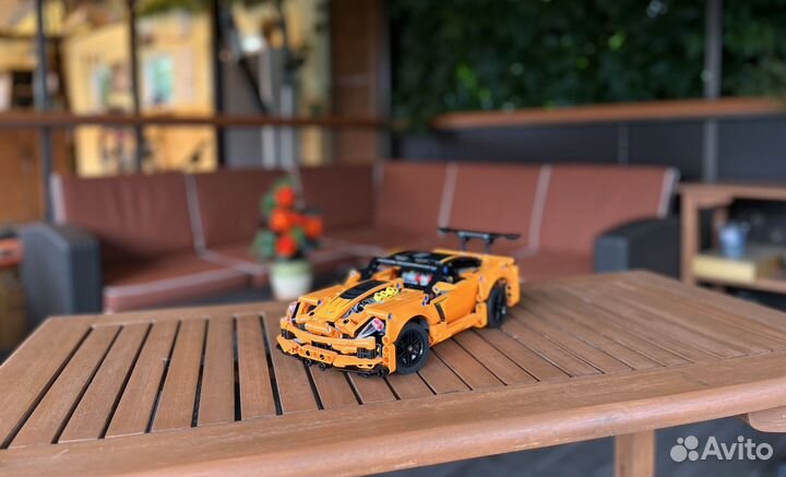 Lego Technic Chevrolet Corvette ZR1 42093