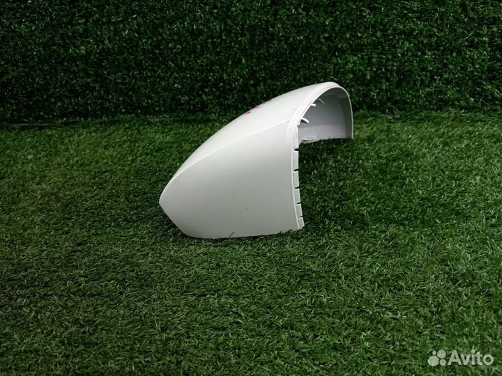 Крышка зеркала правая Volkswagen Tiguan