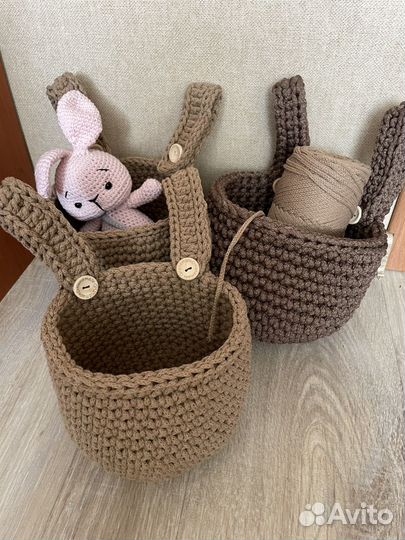 Корзина вязаная на кроватку
