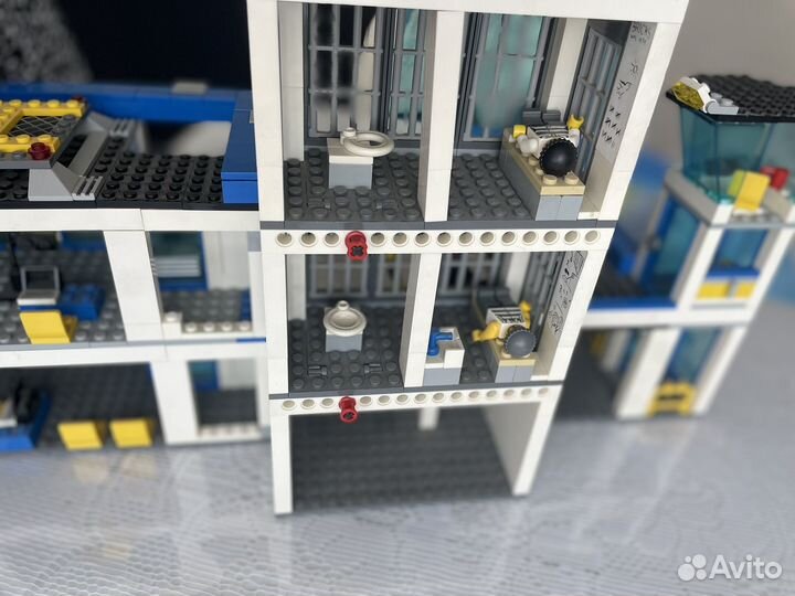 Lego city полицейский участок