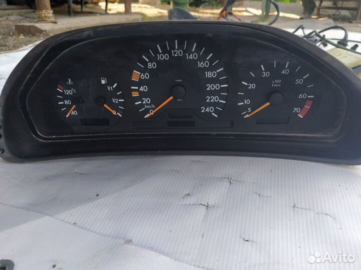 Приборная панель Mercedes Benz CLK200