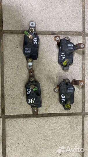 Замок открывания двери Mitsubishi pajero 2