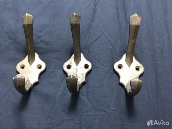 Крючок настенный