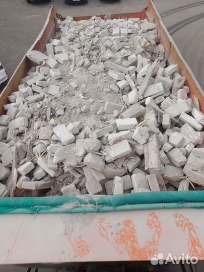 Бой кирпича для основания дорог и стоянок