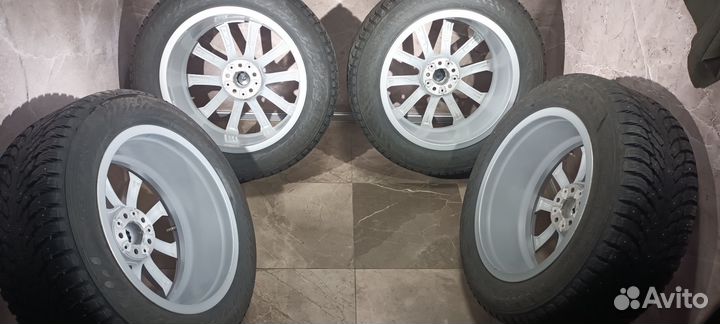 R20 Nokian Tyres Hakkapeliitta 9 SUV 255/55, PCD 5x114.3 DIA 66.6