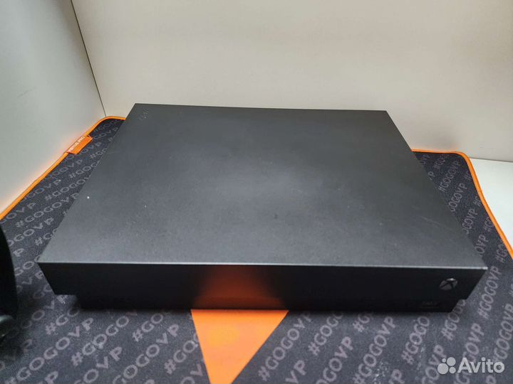 Xbox One X 1000Gb + Xbox Game Pass ultimate 2м