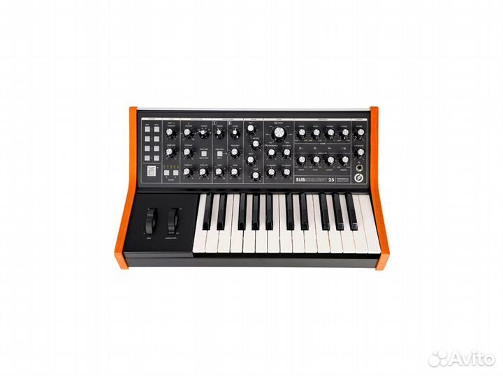 Moog Subsequent 25 синтезатор