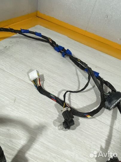 Проводка передней правой двери Hyundai H-1