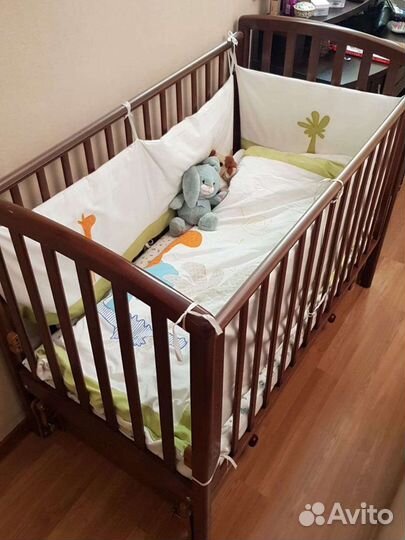 Детская кроватка с маятником Гандылян 