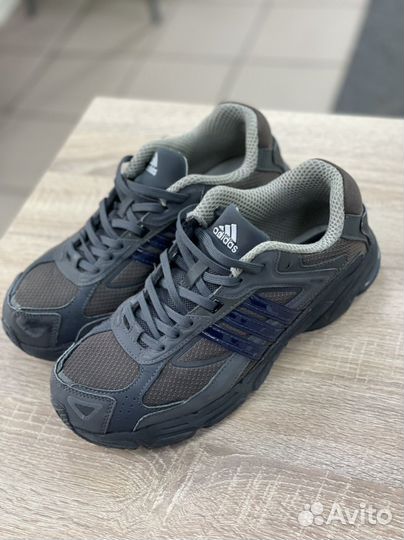 Кроссовки adidas 41 размер