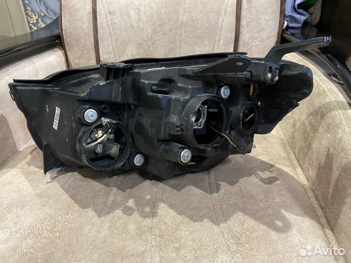 Фара передняя правая Ssang Yong Actyon 2