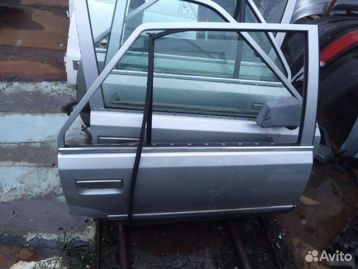 Дверь Renault 25