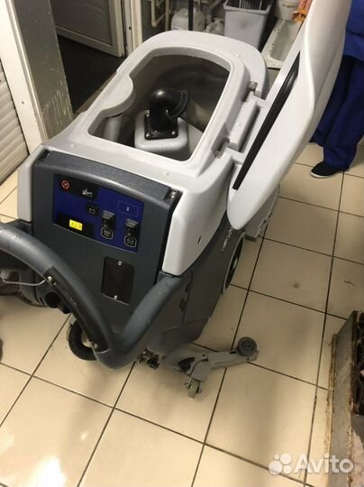 Поломоечная машина Nilfisk BA 531D