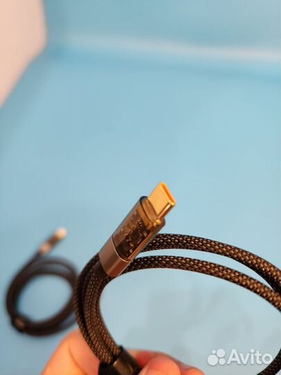 Прозрачные зарядные провода