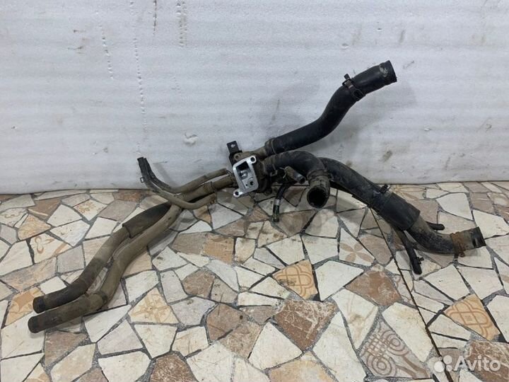 Тройник термостат. Kia Rio хэтчбэк 1.4 G4EE 2011