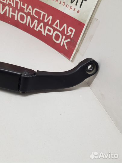 Поводок стеклоочистителя правый (Audi A3)