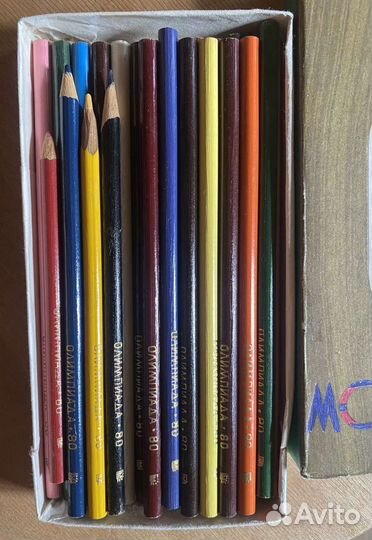 Набор цветных карандашей 