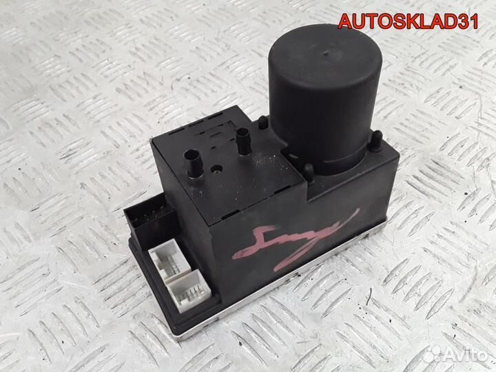 Компрессор центр. замка Audi A4 B5 8L0862257E
