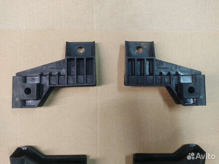 Кронштейн радиатора кондиционера Outlander 3 GF