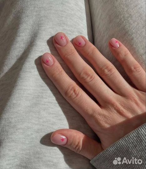 Модель на маникюр