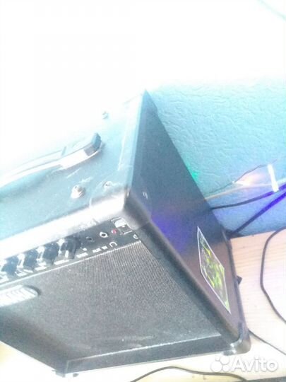 Гитарный комбоусилитель