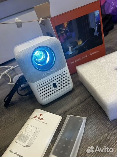 Проектор byintek love u4