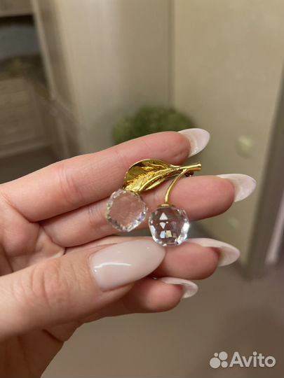 Брошь Swarovski