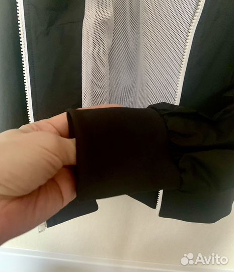 Ветровка спортивная женская