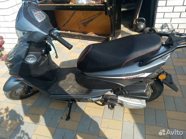 Скутер Jogger 150