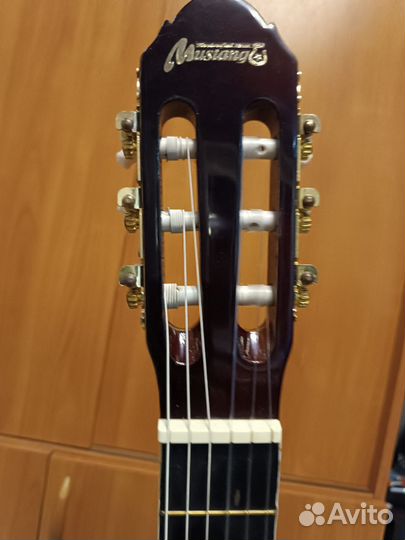Акустическая гитара mustang (Америка)