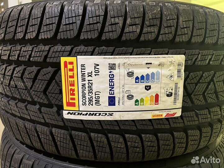 Pirelli Scorpion Winter 295/35 R21 и 315/30 R22
