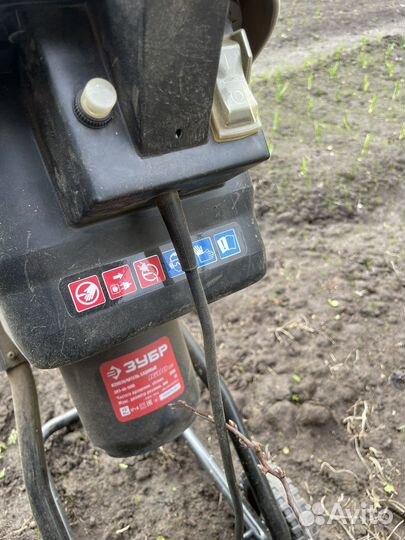 Садовый измельчитель Зубр