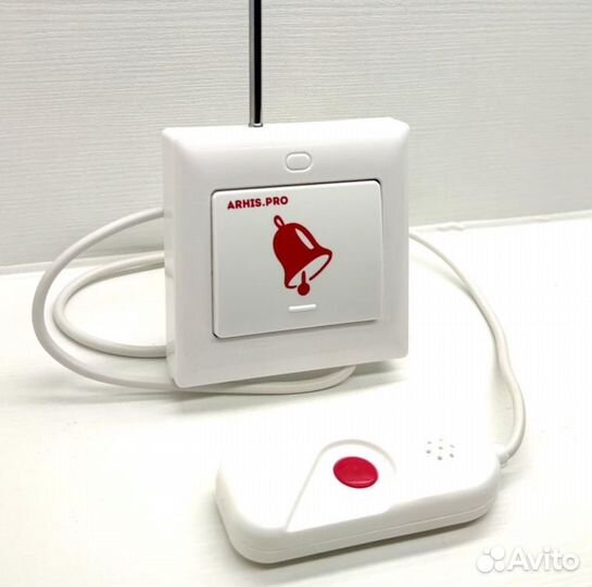 Кнопка вызова персонала с выносной кнопкой в руку