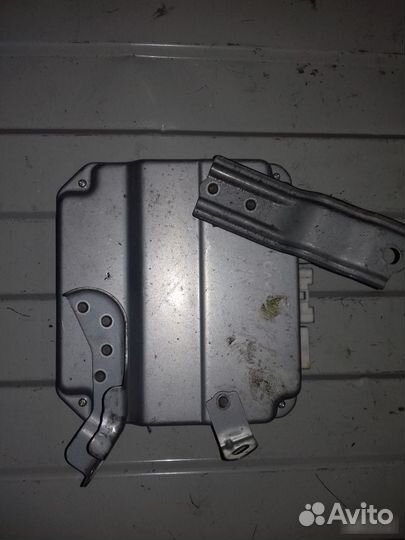 Блок управления рейкой Toyota Land Cruiser 200