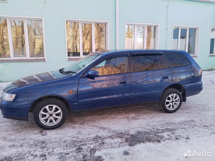 Toyota Caldina 1.5 AT, 1999, 300 000 км
