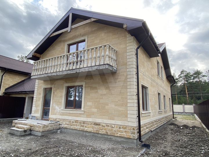 Дом 246 м² на участке 7 сот.