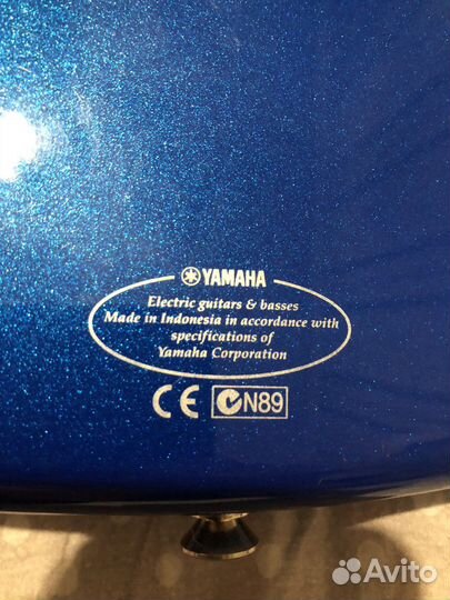 Бас гитара Yamaha