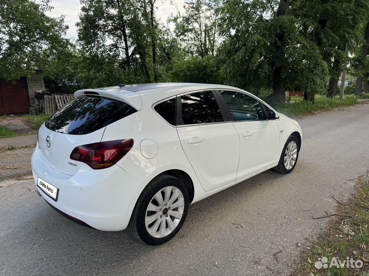 Opel Astra 1.6 AT, 2011, 215 000 км