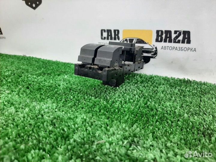 Блок управления стеклоподъемниками Volkswagen Golf