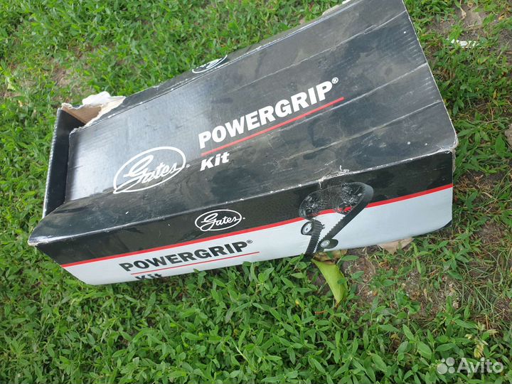 Продам помпу и комплект грм Skoda Oktavia 1.4