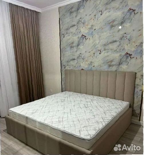 Мягкая кровать с подъемным механизмом