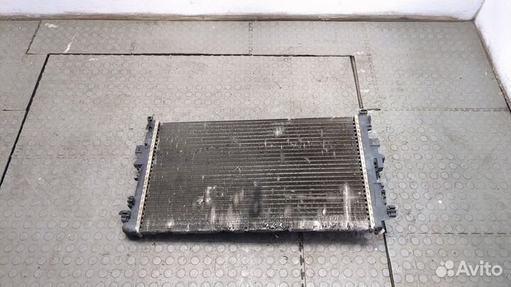 Радиатор охлаждения двигателя Mercedes Vito W639